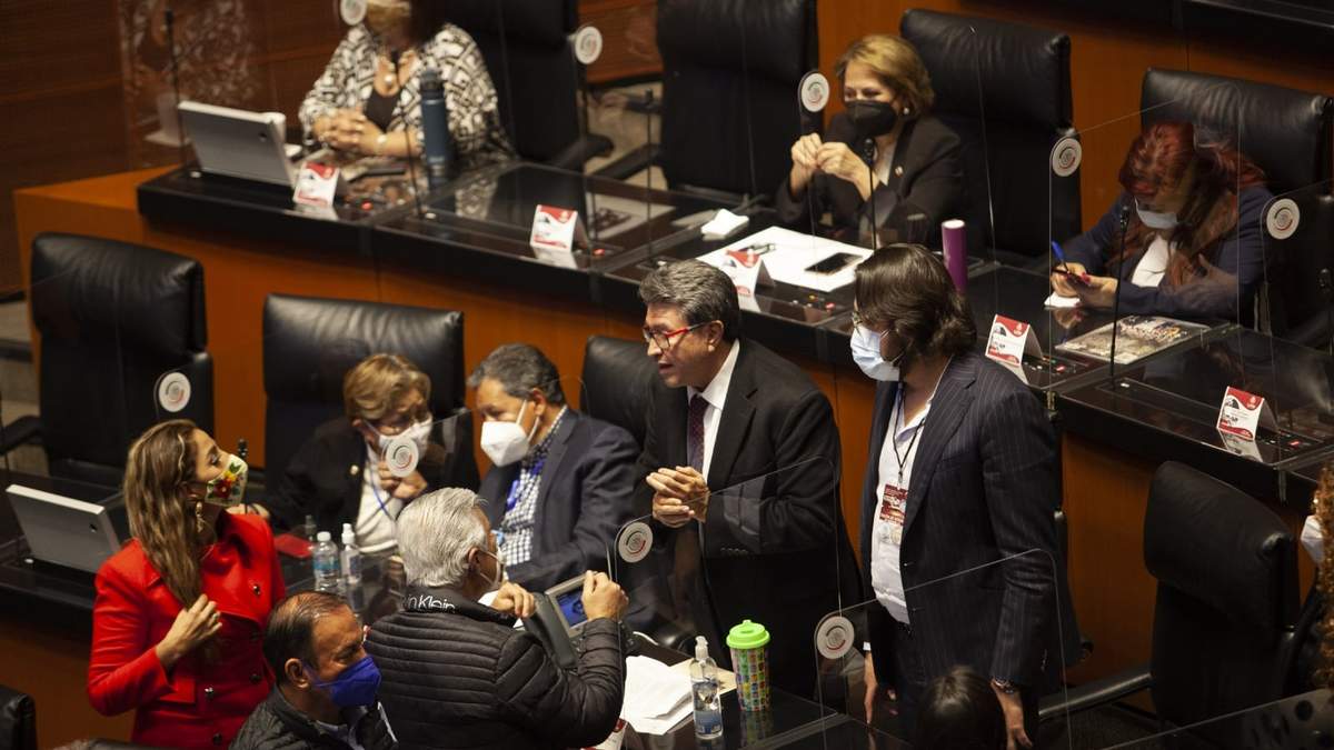 Legisladores en el Senado de la República