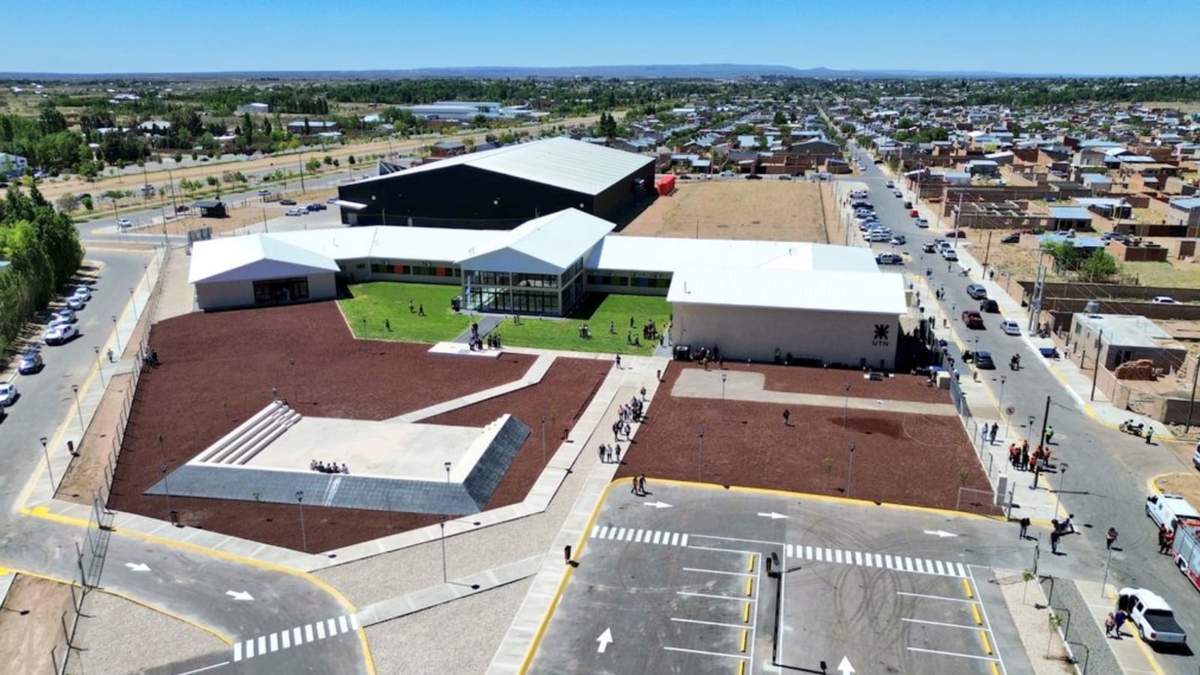 El colegio inició en el 2022 en instalaciones municipales. Fuente: (X).
