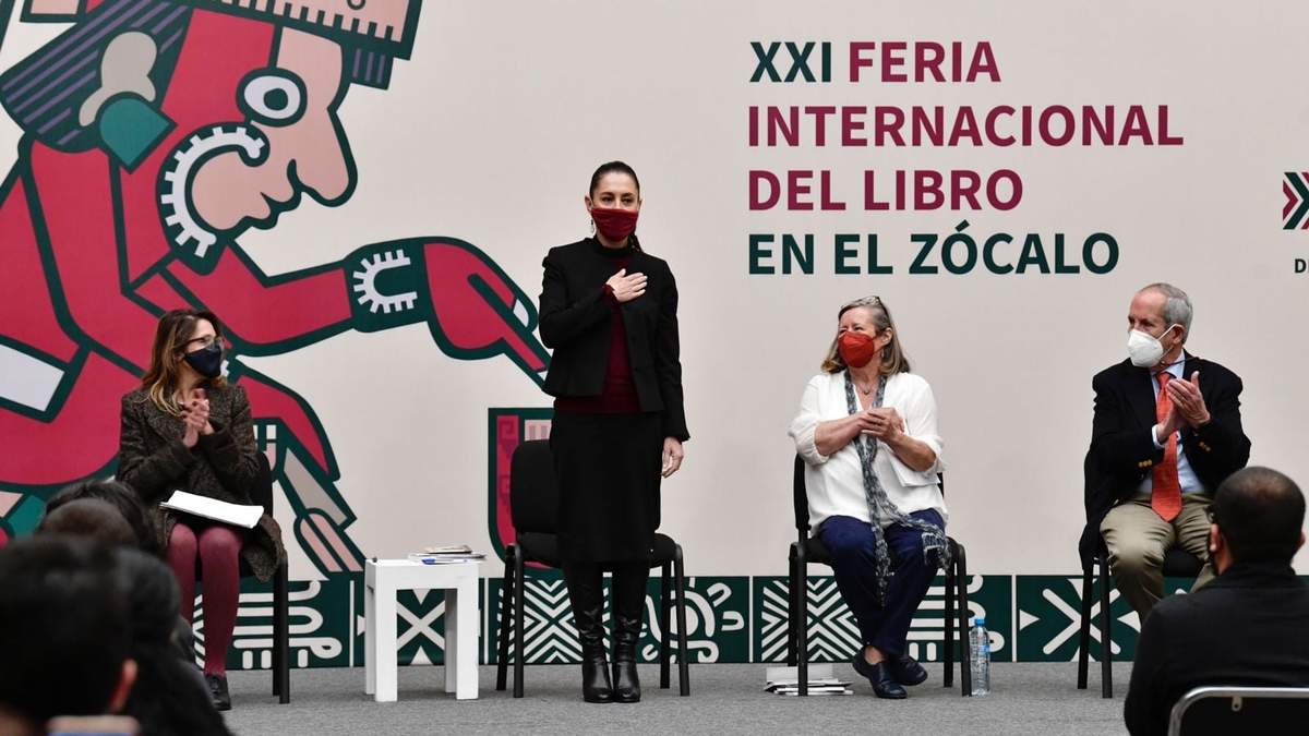 La jefa de Gobierno, Claudia Sheinbaum al anunciar la FIL enel Zócalo