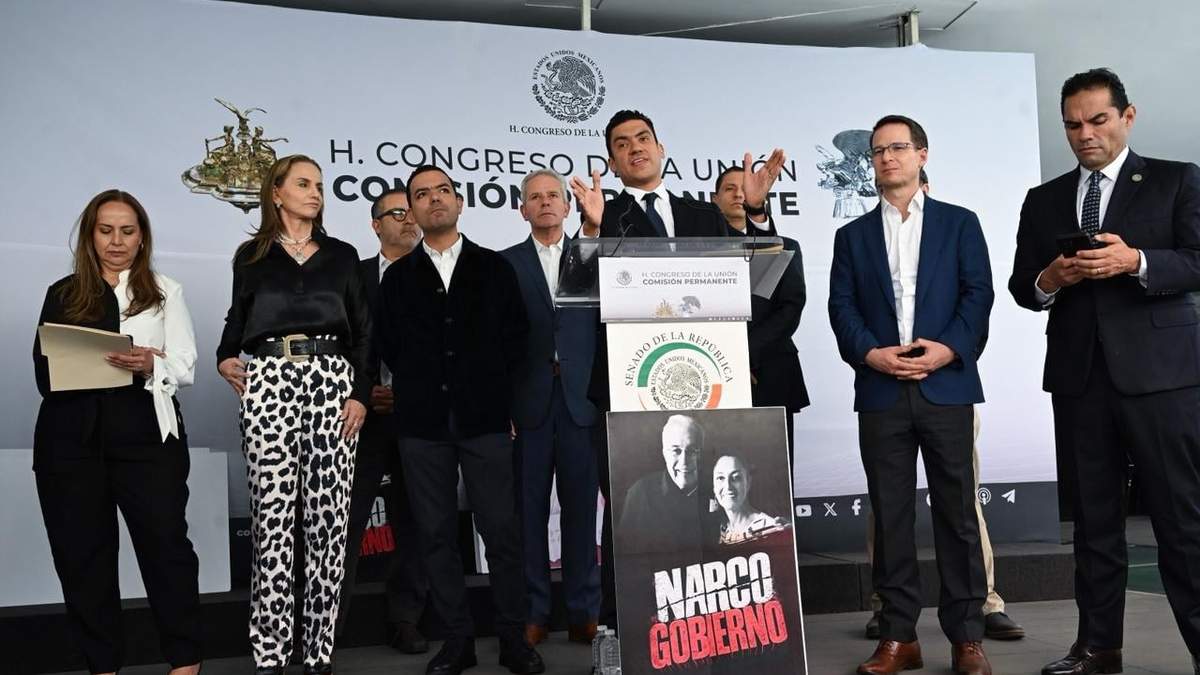Jorge Romero y legisladores panistas en el Senado