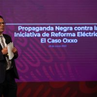 López Obrador reta a Oxxo a debatir sobre tarifas eléctricas