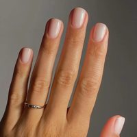 Nail Art de primavera 2025: las tendencias en manicura fáciles de copiar que reemplazan a las uñas largas