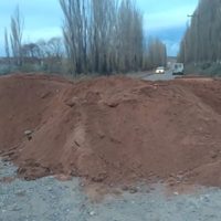 El cierre de una calle en Plottier causó disputa y enojo
