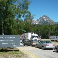 Miles de viajeros colmaron los pasos fronterizos en Neuquén por el fin de semana largo