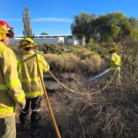 Investigan incendios intencionales en un predio cercano al cementerio de Centenario