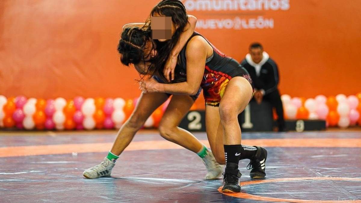 Luchadoras en las garras de los entrenadores