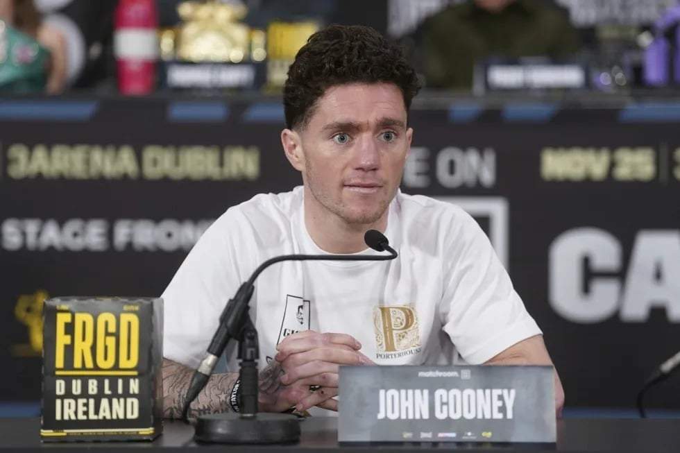 John Cooney, boxeador de 28 años, muere una semana después de perder el título superpluma