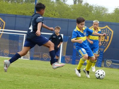El jugador ex Boca que anotó a su hijo en las inferiores del Xeneize