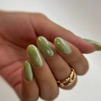 Minimalismo, elegancia y color: los 5 esmaltes que están en todas las manos este otoño