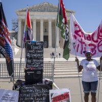 Corte Suprema de Estados Unidos mantiene acceso a píldora abortiva