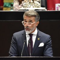 Sergio Mayer presenta su renuncia a Morena