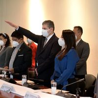 Le llueven reclamos al secretario de Salud de Oaxaca durante su comparecencia
