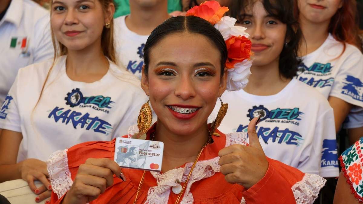 Entrega de becas "Jóvenes Construyendo el Futuro" en la Acapulco el pasado 17 de enero