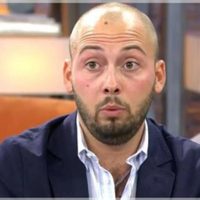 Adiós vergüenza: José Antonio Avilés se fotografía sin prenda alguna y revoluciona internet