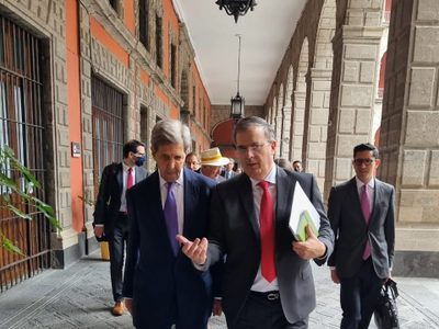 Kerry: AMLO anunciará en breve que México da la bienvenida a inversión privada en energías limpias