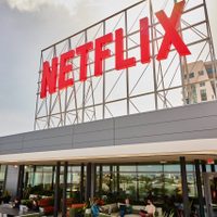 Netflix compra Warner Bros por 82 mil 700 millones de dólares