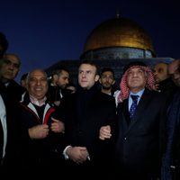 Macron a los gritos se enfrentó a la policía de Israel que no lo dejaba ingresar a una iglesia