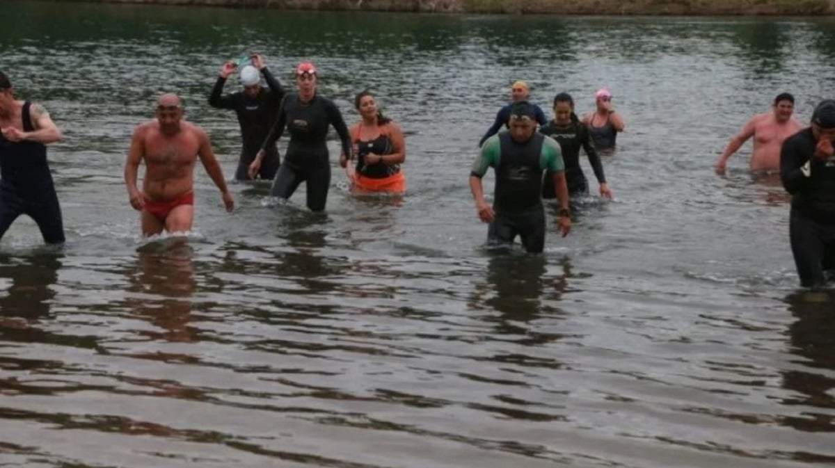 Cerca de 400 guardavidas participaron de las pruebas físicas y de aptitud en el río Limay. Fuente: (Mejor Informado)
