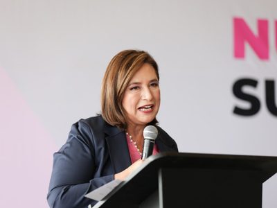 Xóchitl Gálvez se comprometió a cerrar la refinería de Cadereyta