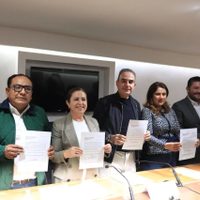 Desbandada de diputados del PRI en Puebla; analizan sumarse a la 4T