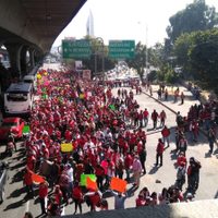 Trabajadores del ayuntamiento de Naucalpan colapsaron vialidades para exigir el pago de salarios