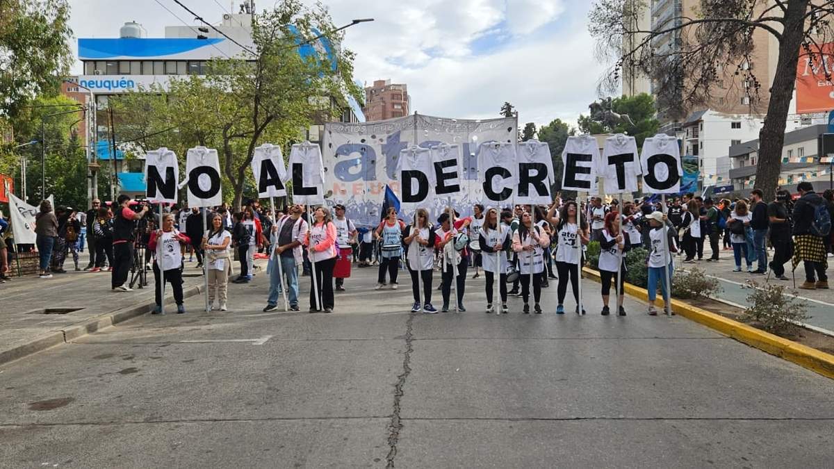 Docentes volverán a protestar en el centro de la ciudad. Fuente: (Javier Manzano)