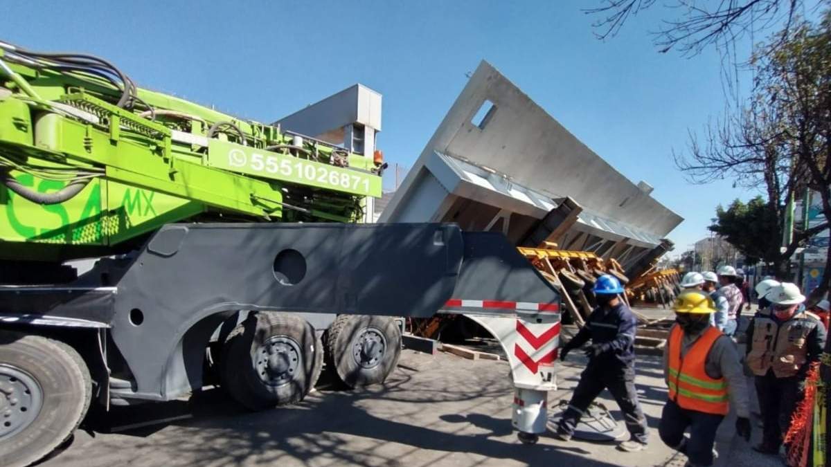 La trabe que se deslizó del tráiler que la transportaba