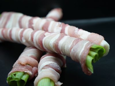 Cebolla de verdeo con panceta: la exquisita receta italiana que tenés que hacer a la parrilla este verano