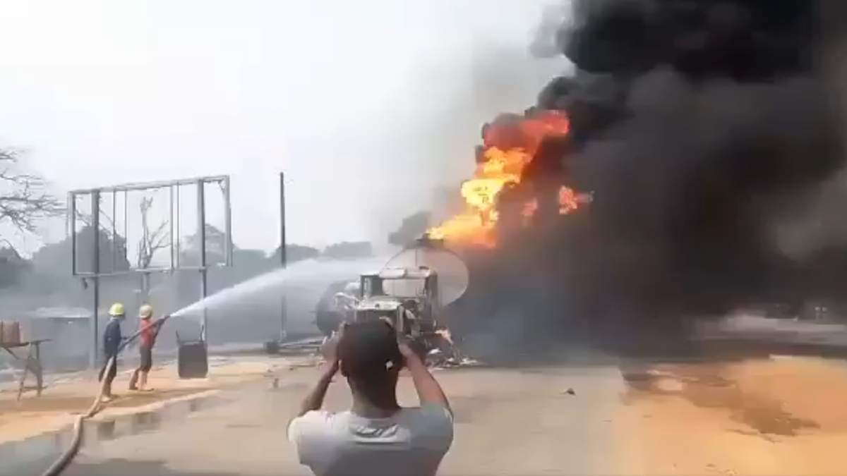 El incendio en el camión cisterna