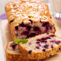 Budín de arándanos sin gluten y sin azúcar: la receta definitiva para una merienda rica y saludable
