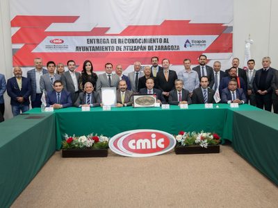 CMIC entrega reconocimiento por "inversión histórica" en obra pública en Atizapán