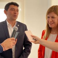 Finalmente, se concretó el encuentro entre Koopmann y Gloria Ruiz por la transición legislativa
