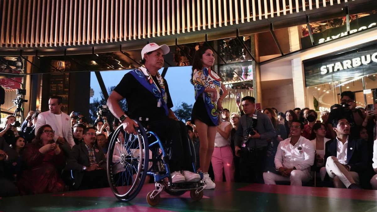 Fabiola Ramírez, de paraNatación y Salvador Hernández, de paratletismo