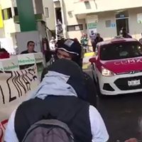 Toman gasolinera en protesta por Ayotzinapa (Video)