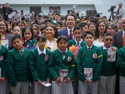 Inicia entrega de 6 millones de Cartillas de las Mujeres a estudiantes de secundaria