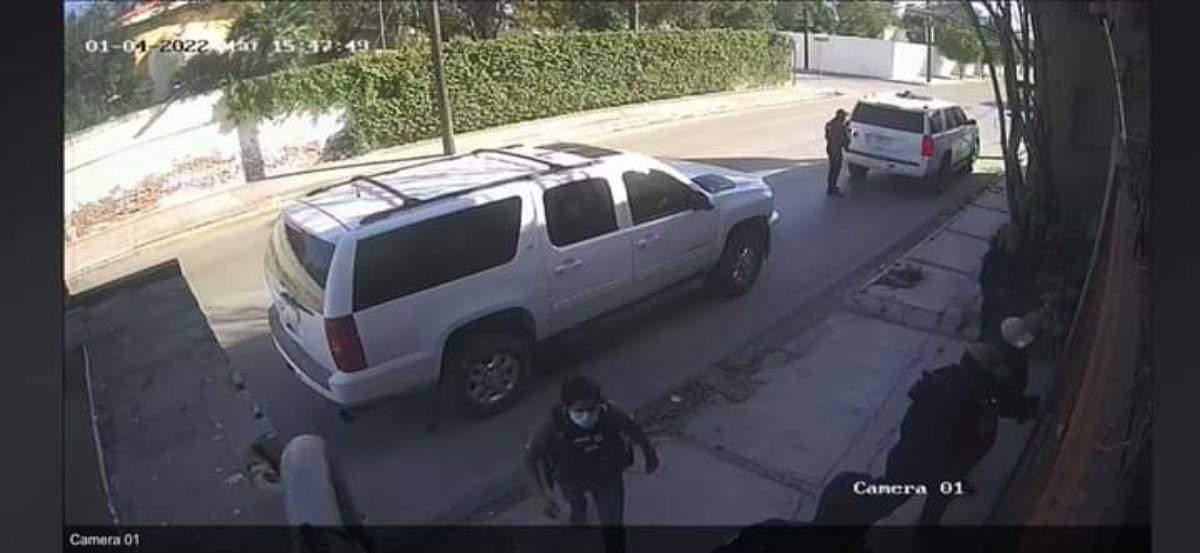 Eran policías los hombres armados que llegaron a las oficinas de Armando Zertuche.