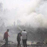 Hamás libera a dos rehenes estadunidenses por “razones humanitarias”