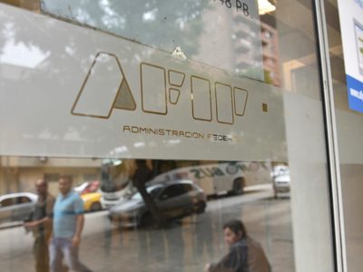 Empresas incumplidoras: la AFIP estableció que deberán reintegrar el salario del ATP