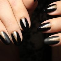 Si buscás un manicura elegante, probá estas 3 ideas de uñas nude con dorado que quedan perfectas en invierno y verano