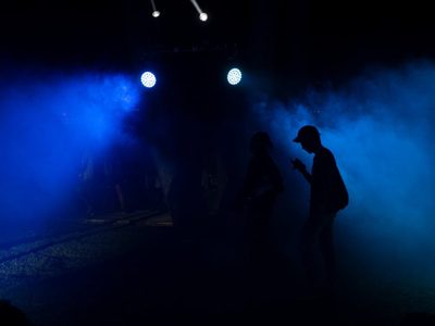 Música, arte, historia y reflexiones en el hogar