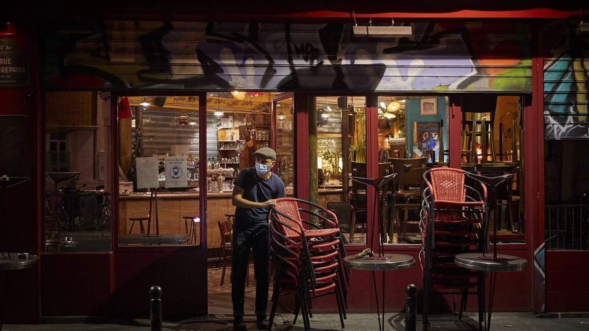 Los bares y restaurantes deberán cerrar temprano: a las 21 todos deben estar en sus casas. Fuente: (Twitter)