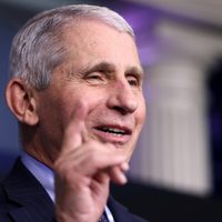 Anthony Fauci, la cara de la lucha contra el COVID en Estados Unidos, anunció su salida del Gobierno