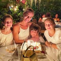 Bienvenida: cómo fue el reencuentro de Nicole Neumann y sus hijas