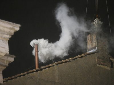 De "cónclave" a "fumata blanca": un glosario de términos usados en una transición papal