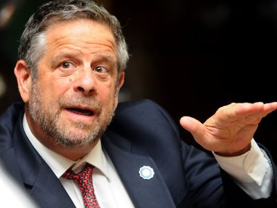 Rubinstein al Gobierno: "Confinar a la gente no resuelve el problema del virus"