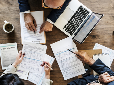Empresarios y especialistas temen por las nuevas medidas del Impuesto País