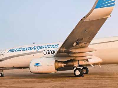 Aerolíneas suspenderá 46 vuelos por el paro de controladores