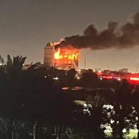 Se incendia centro comercial recién inaugurado; van más de 60 muertos (Videos)