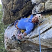 Balin Miller, famoso escalador, murió tras caerse de un acantilado mientras transmitía en vivo
