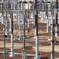 Otro juez otorga 11 suspensiones contra reformas a la Ley de la Industria Eléctrica